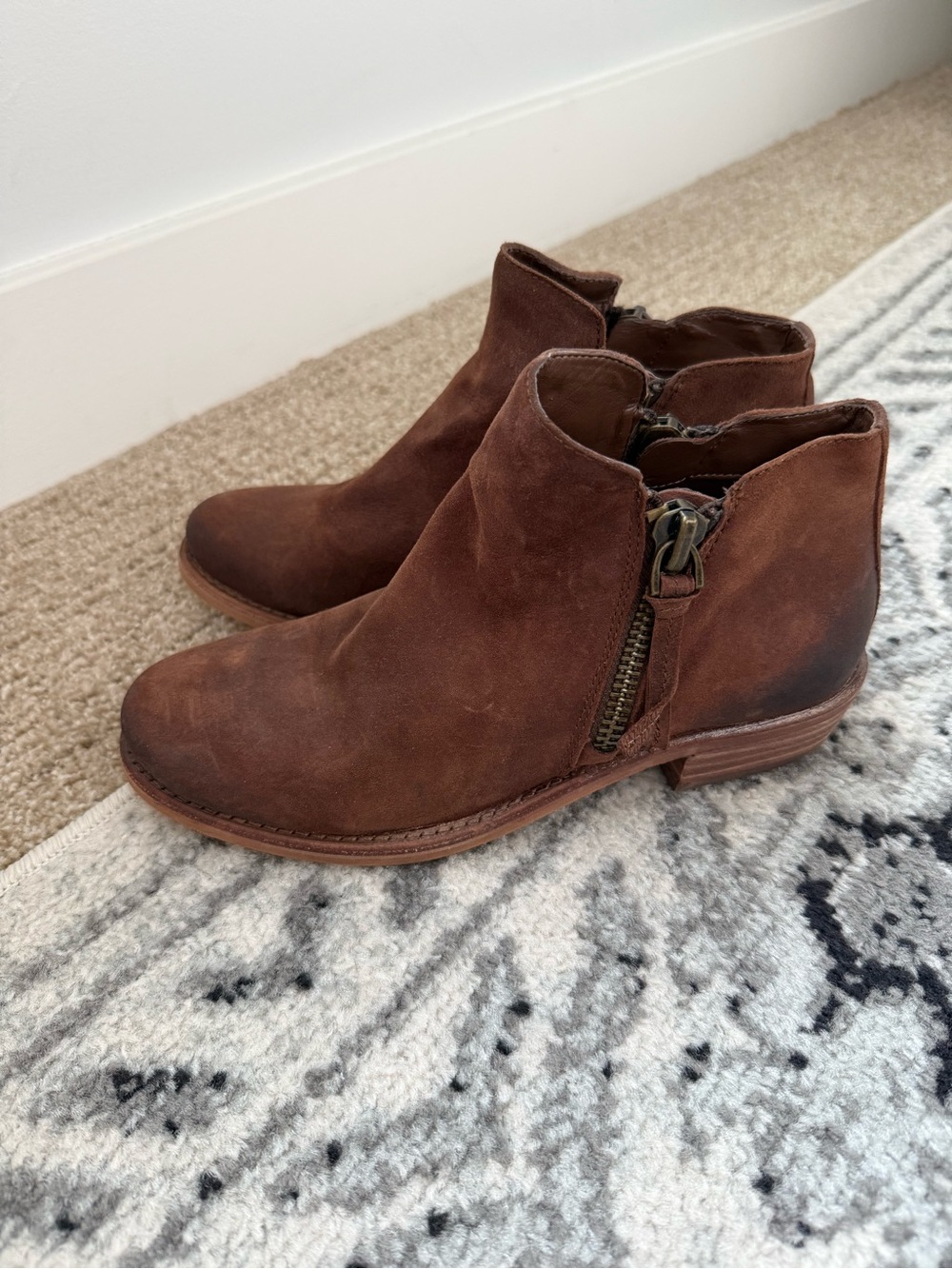 Gianni Bini Geuine Leather Ankle Booties - Brown | Women's Size 6.5